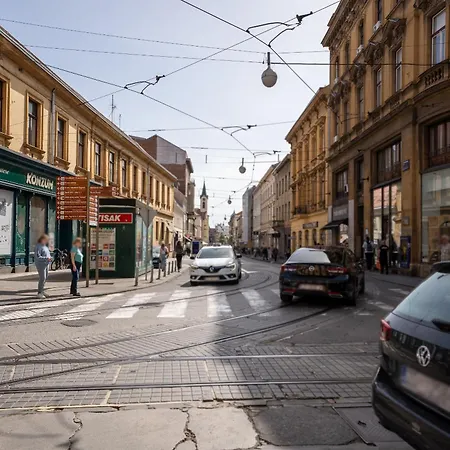 Dz Luxury * Zagreb