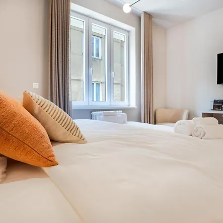 Dz Luxury * Zagreb